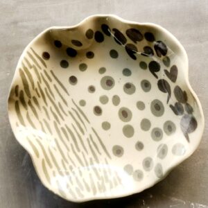 Shallow bowl 11"