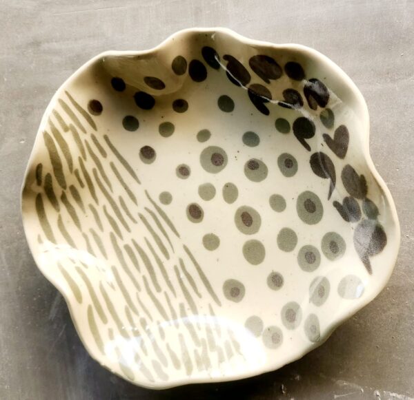 Shallow bowl 11"